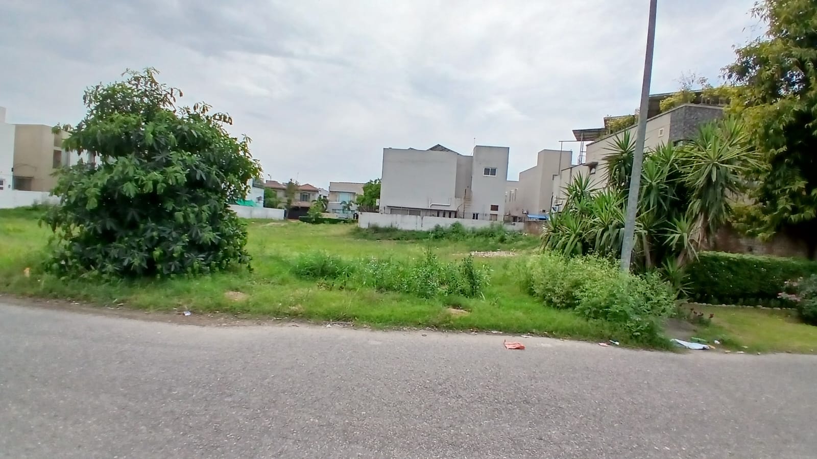 1 kanal Plot Available for Sale in DHA Phase 7 Block Y Near by Mcdonald’s,