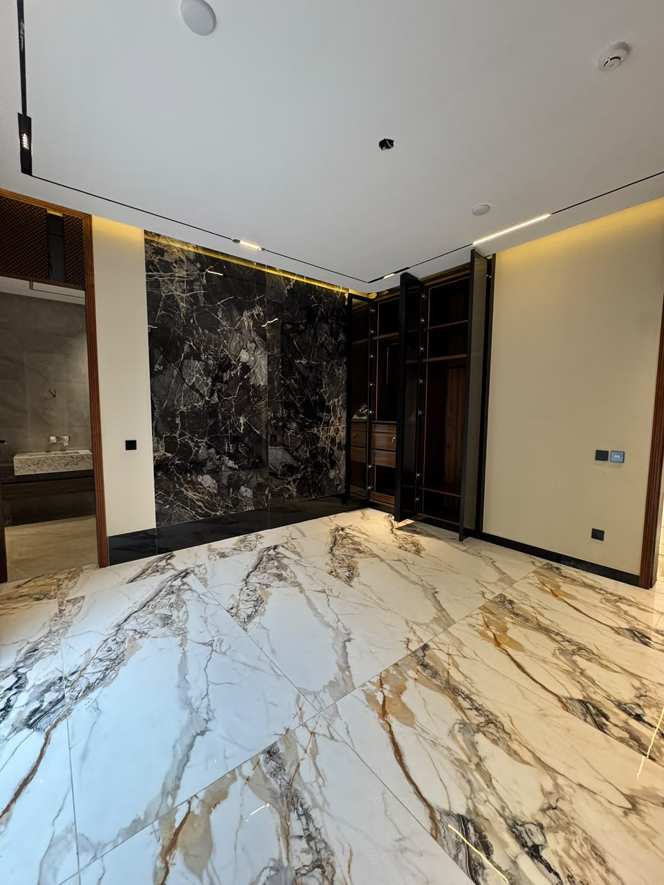 1 kanal brand new ultra Modern house for sale in dha phase 5 Lahore Sector C