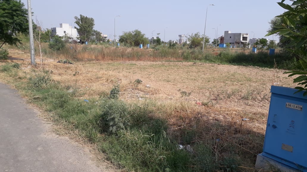 Hot Deal 1 kanal Plot For Sale On Investor Rate  DHA Phase 7 Plot # X 425
