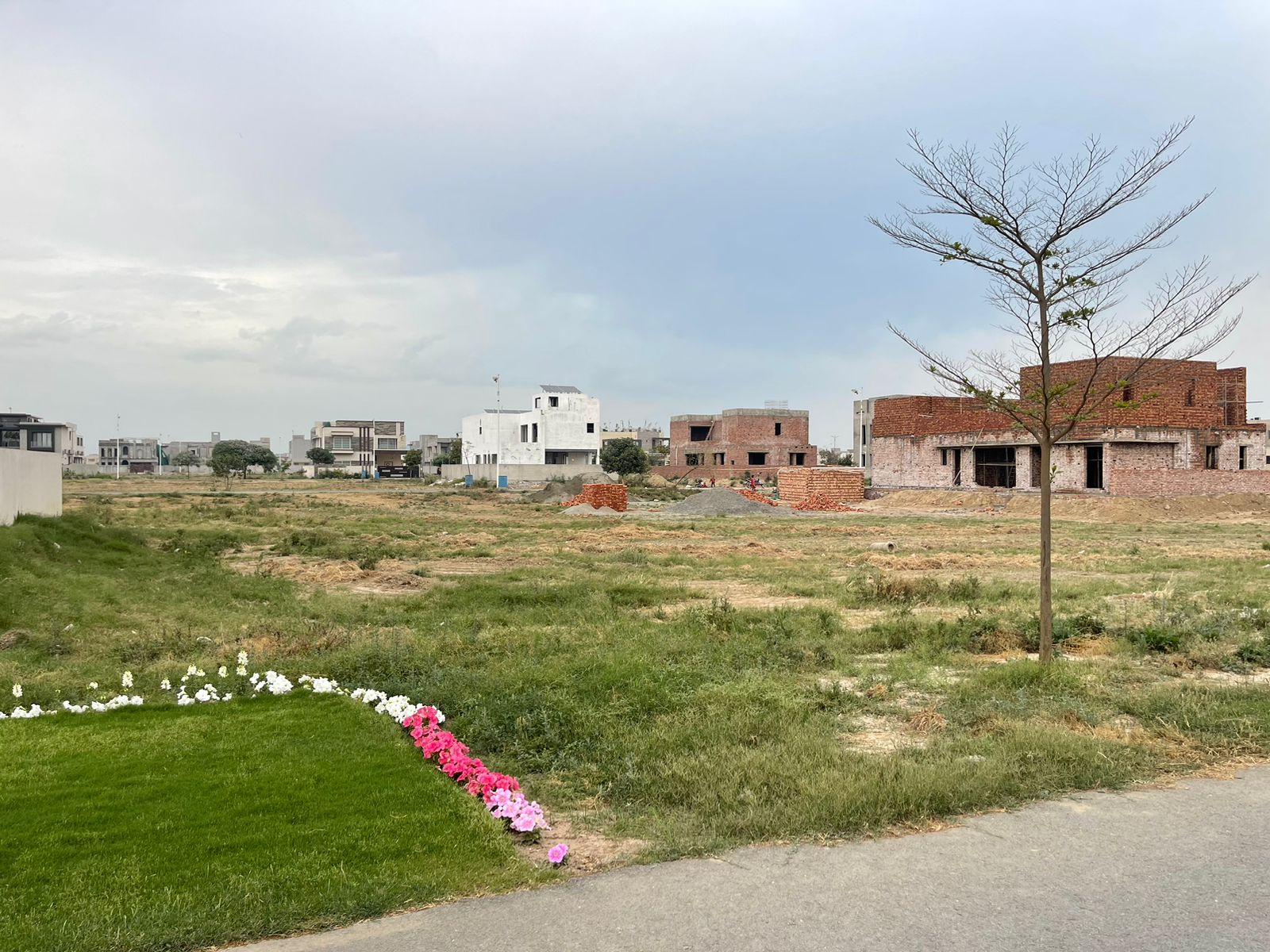 Unique Opportunity , 5 Marla   Plot for sale Situated DHA Phase 8  Plot #  Z4 185