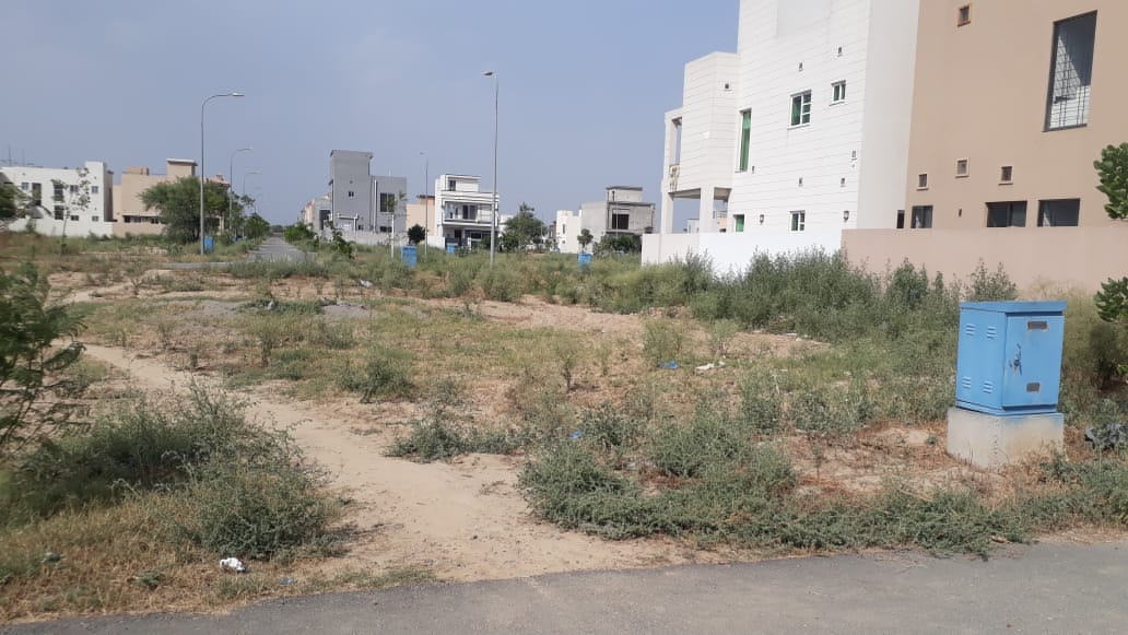 Unique Opportunity, 5 Marla  Plot for sale DHA Phase 8  Plot #  Z5 366