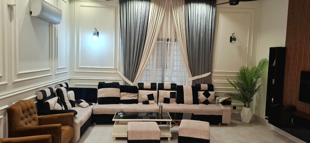 1 Kanal Slightly Used House Available for sale in Bankers Avenue Cooperative Housing