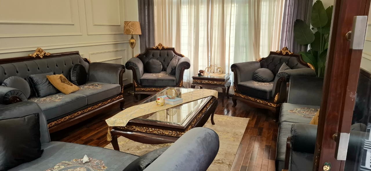1 Kanal Slightly Used House Available for sale in Bankers Avenue Cooperative Housing