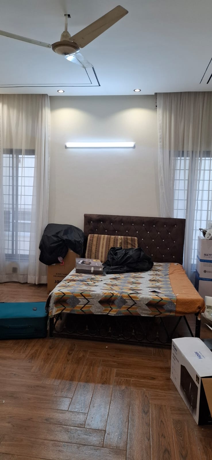 1 Kanal Slightly Used House Available for sale in Bankers Avenue Cooperative Housing