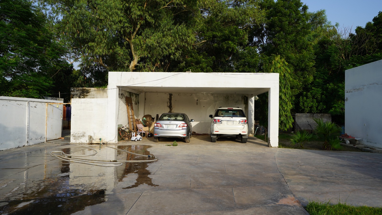 12 kanal farm house 🏡 available for sale 300 ft. Front Bedian Road in Thethar......Top Notch Location..........