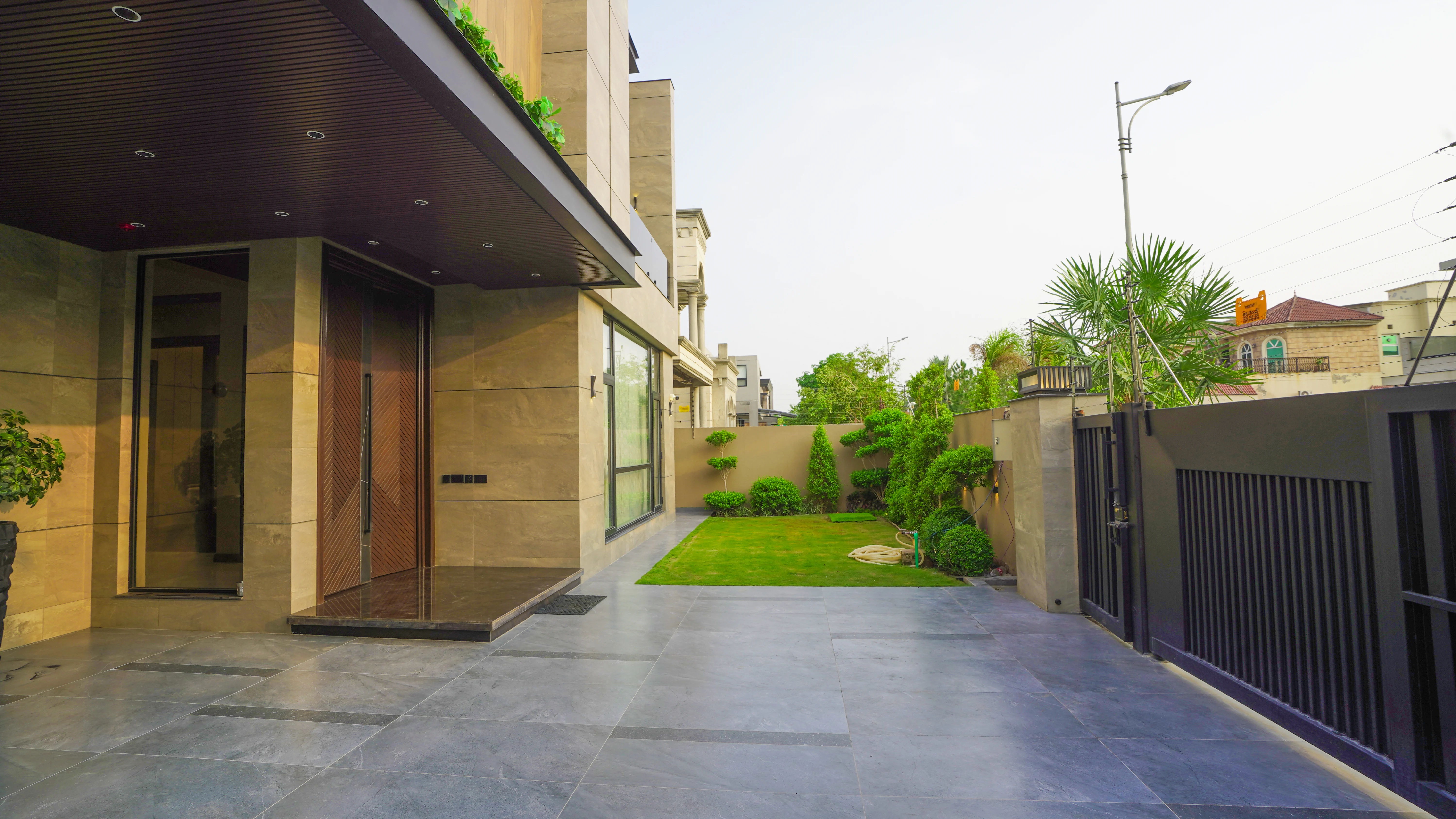 1 Kanal Fully Furnished House for Sale in DHA Phase 6, Lahore.