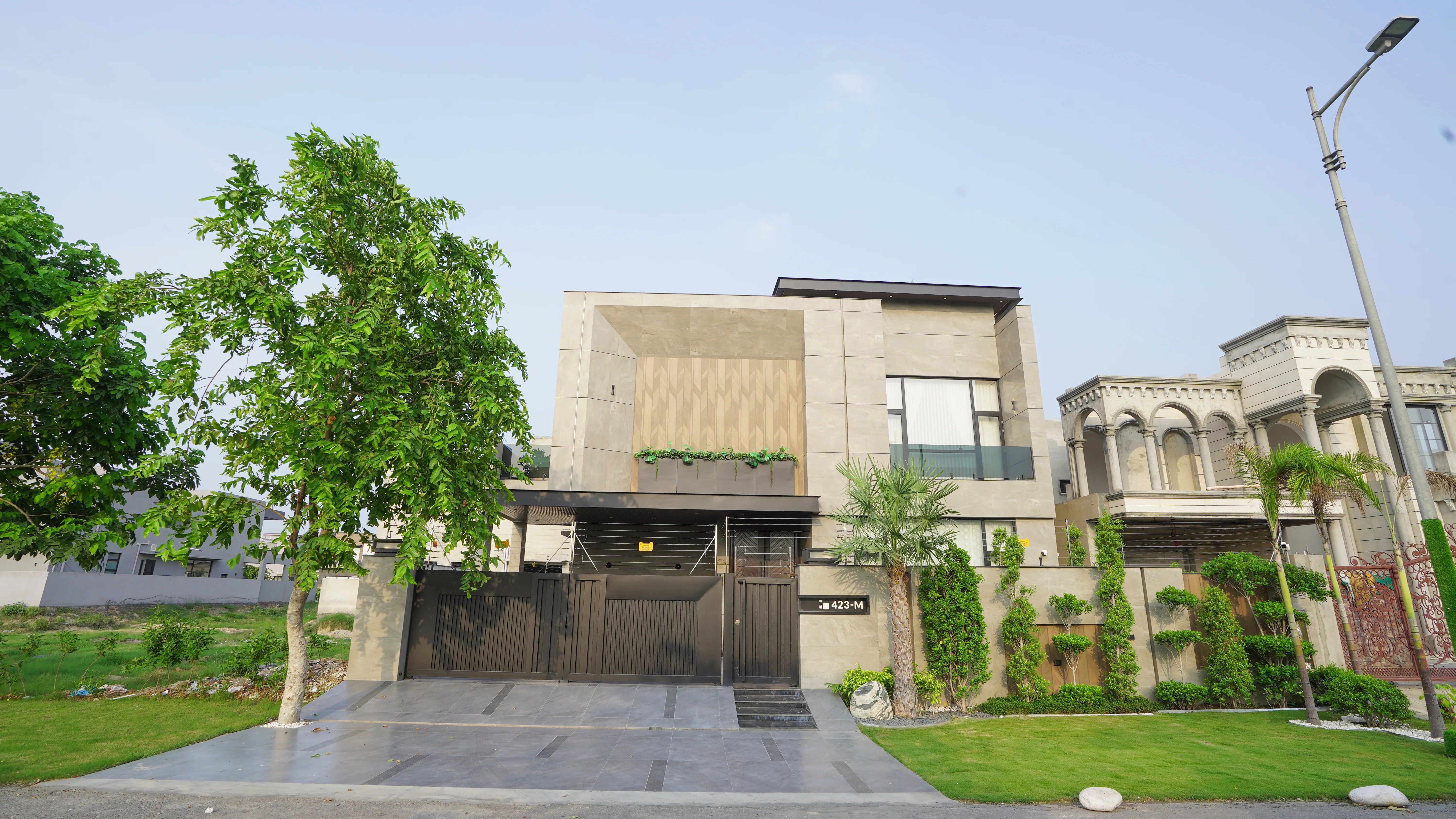 1 Kanal Fully Furnished House for Sale in DHA Phase 6, Lahore.