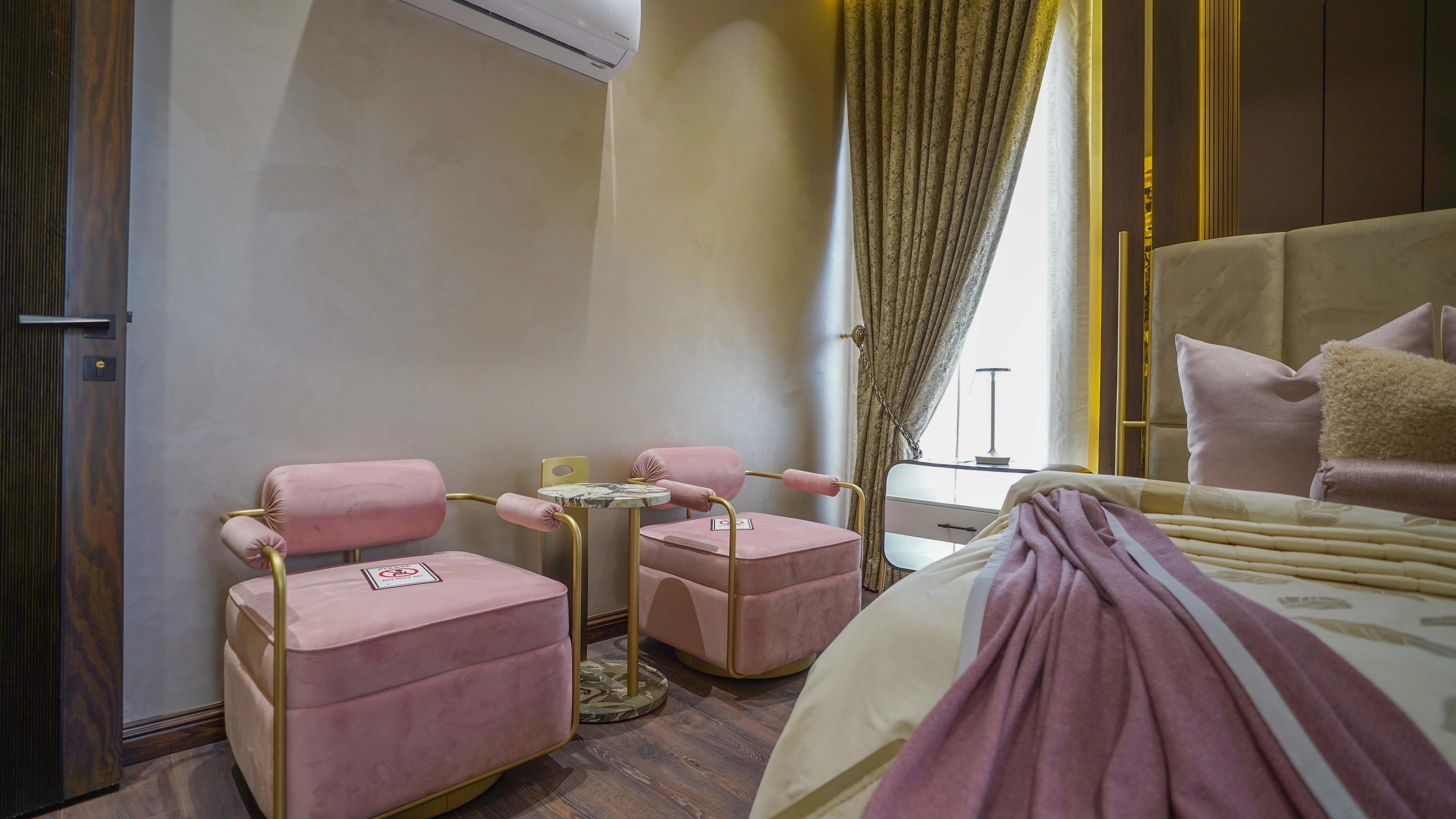 1 Kanal Fully Furnished House for Sale in DHA Phase 6, Lahore.