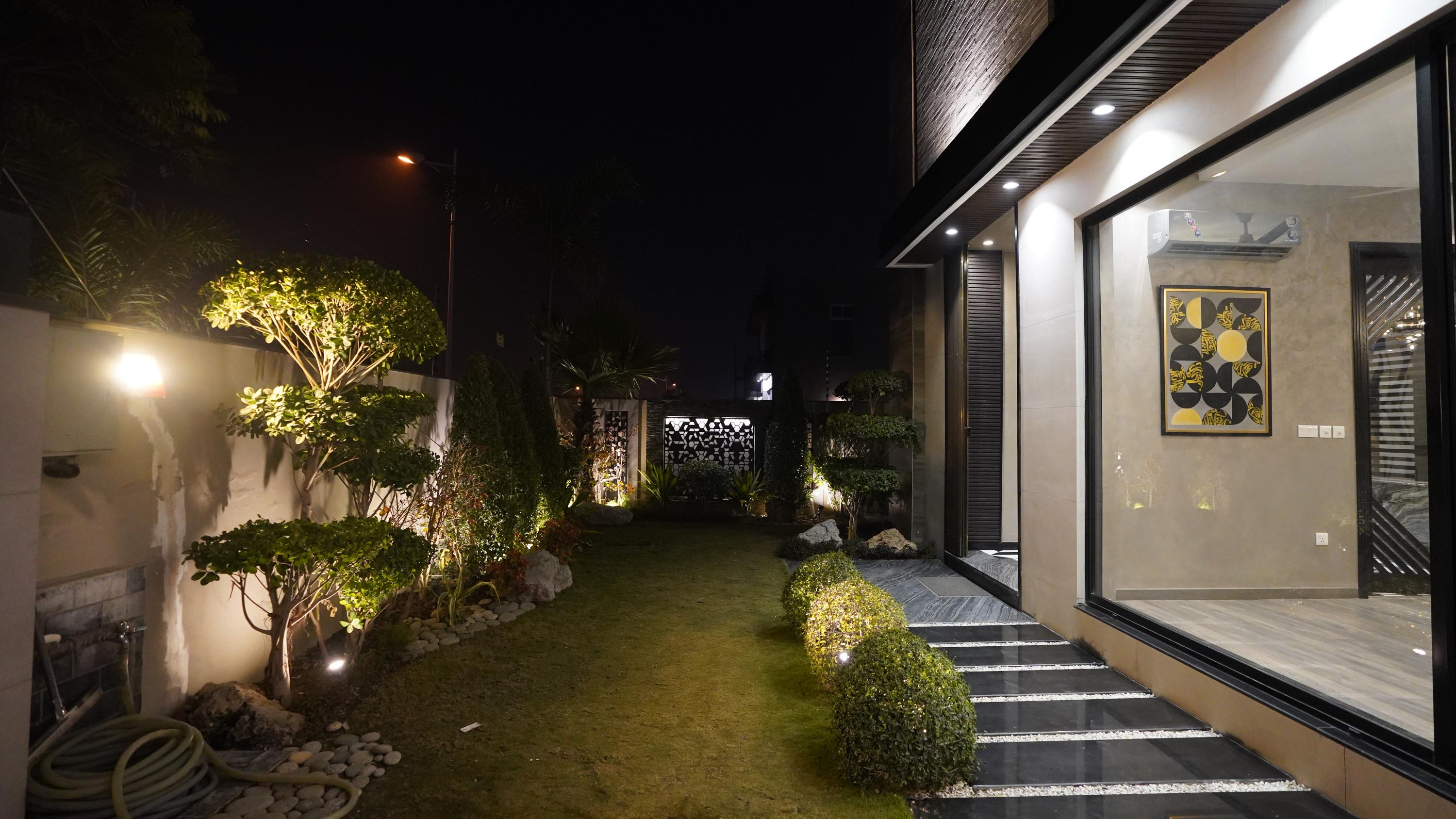 KANAL BUNGALOW FOR SALE IN Block T DHA PHASE 7 Beautifully Designed & Fairly Spacious
