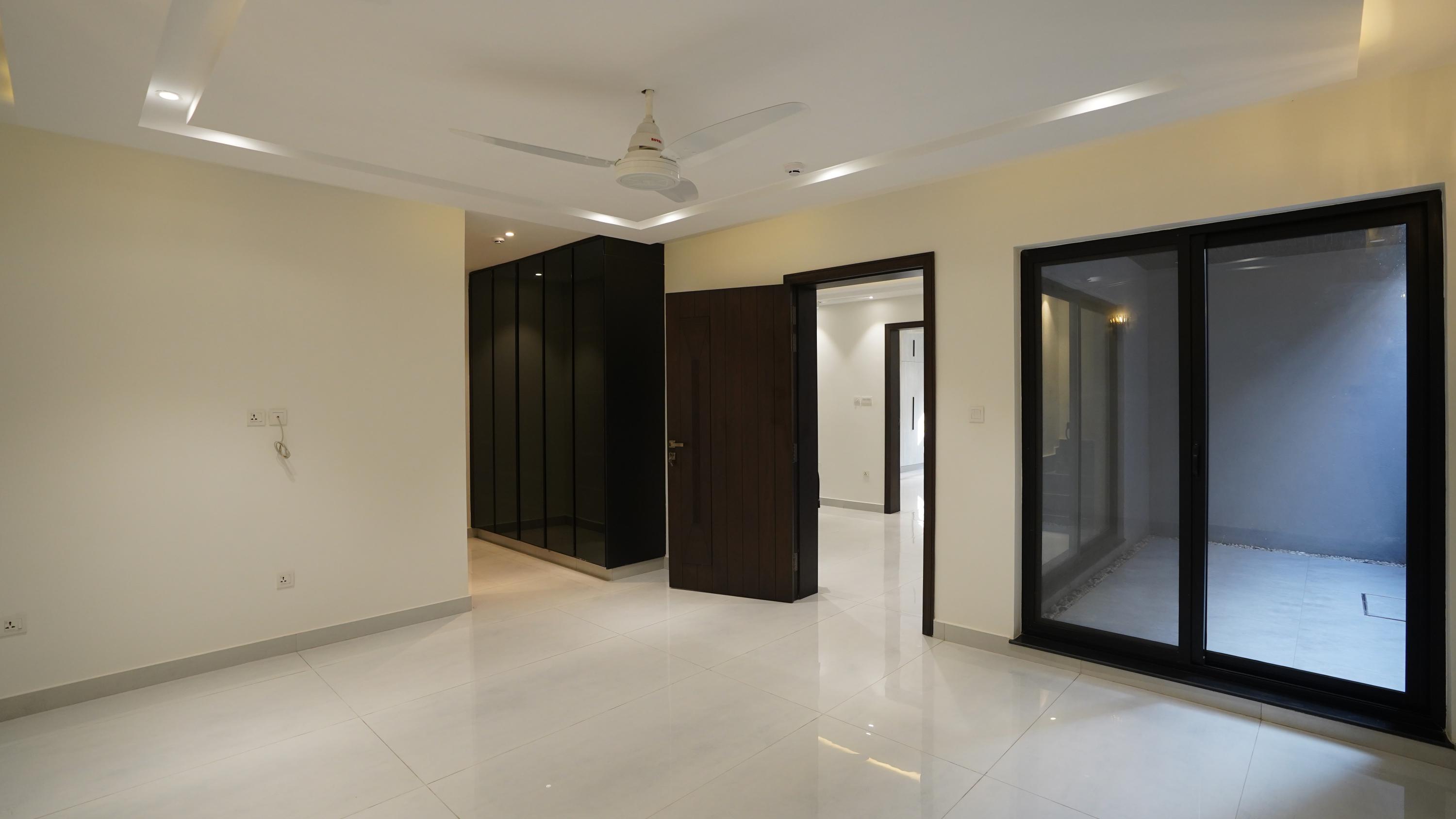 10 MARLA ELEGANT AND FULLY MAINTAINED SUPER HOT LOCATED BUNGALOW IS AVAILABLE IN THE BEST BLOCK OF DHA PHASE 1 LAHORE.