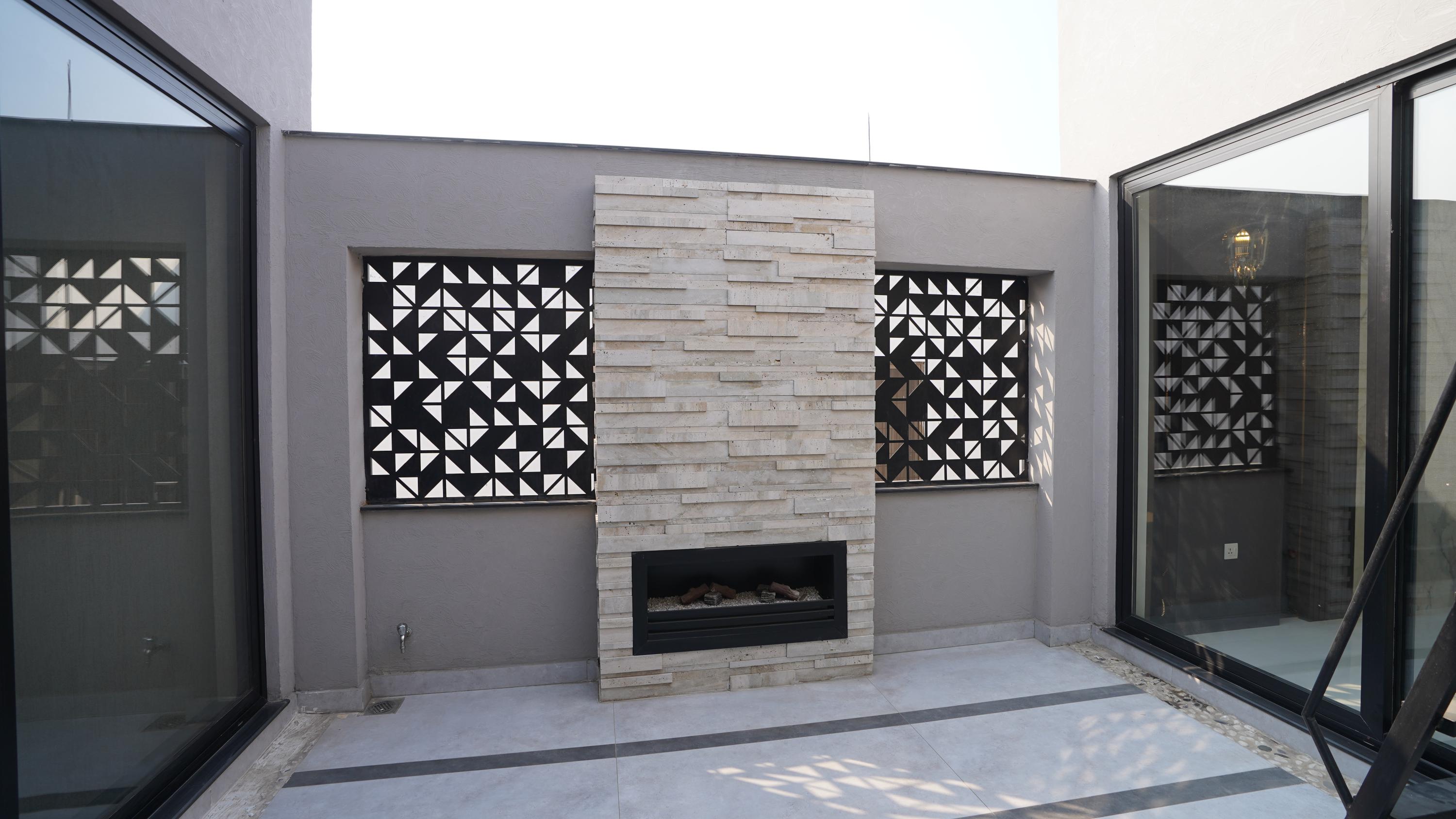 10 MARLA ELEGANT AND FULLY MAINTAINED SUPER HOT LOCATED BUNGALOW IS AVAILABLE IN THE BEST BLOCK OF DHA PHASE 1 LAHORE.