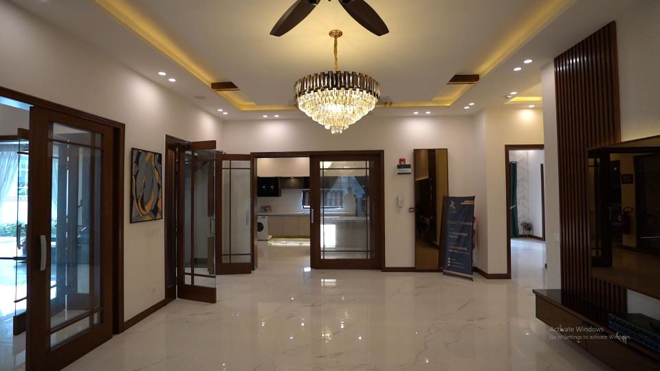 20 MARLA ELEGANT AND FULLY MAINTAINED SUPER HOT LOCATED BUNGALOW FOR SALE  BLOCK  B  OF DHA PHASE 6 LAHORE.