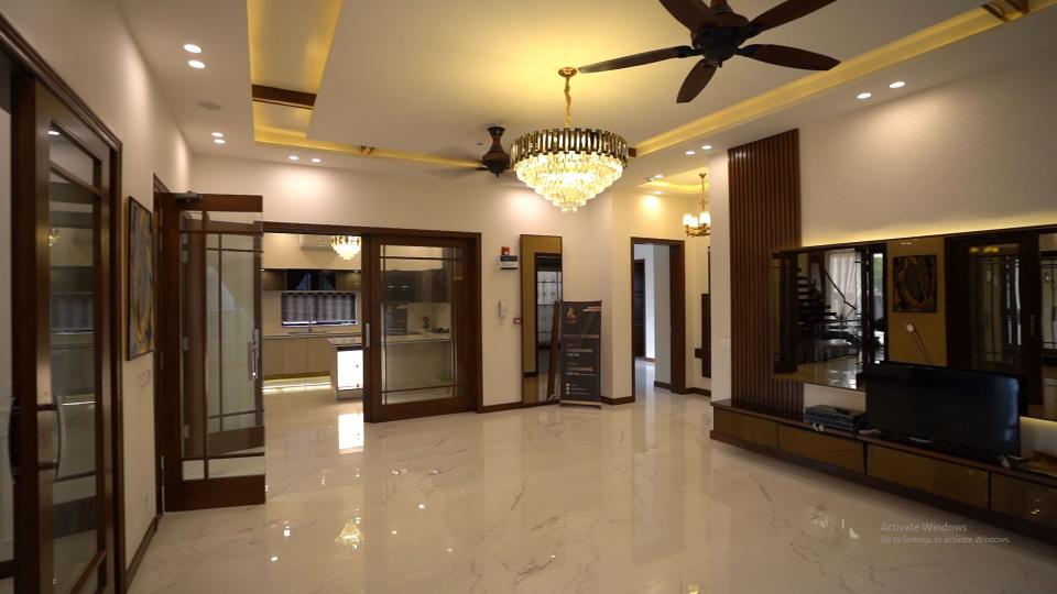 20 MARLA ELEGANT AND FULLY MAINTAINED SUPER HOT LOCATED BUNGALOW FOR SALE  BLOCK  B  OF DHA PHASE 6 LAHORE.