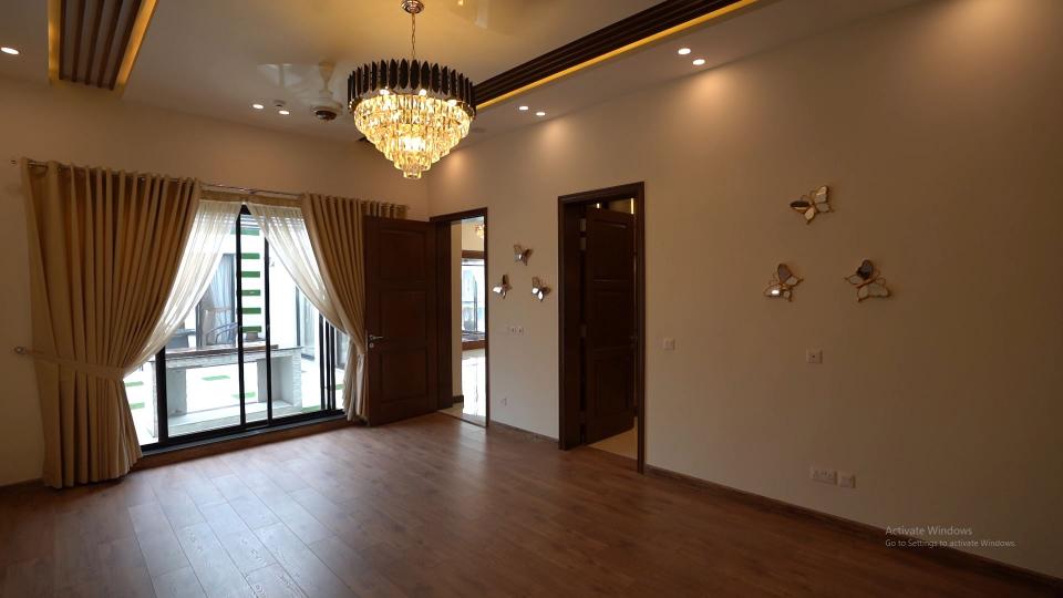 20 MARLA ELEGANT AND FULLY MAINTAINED SUPER HOT LOCATED BUNGALOW FOR SALE  BLOCK  B  OF DHA PHASE 6 LAHORE.