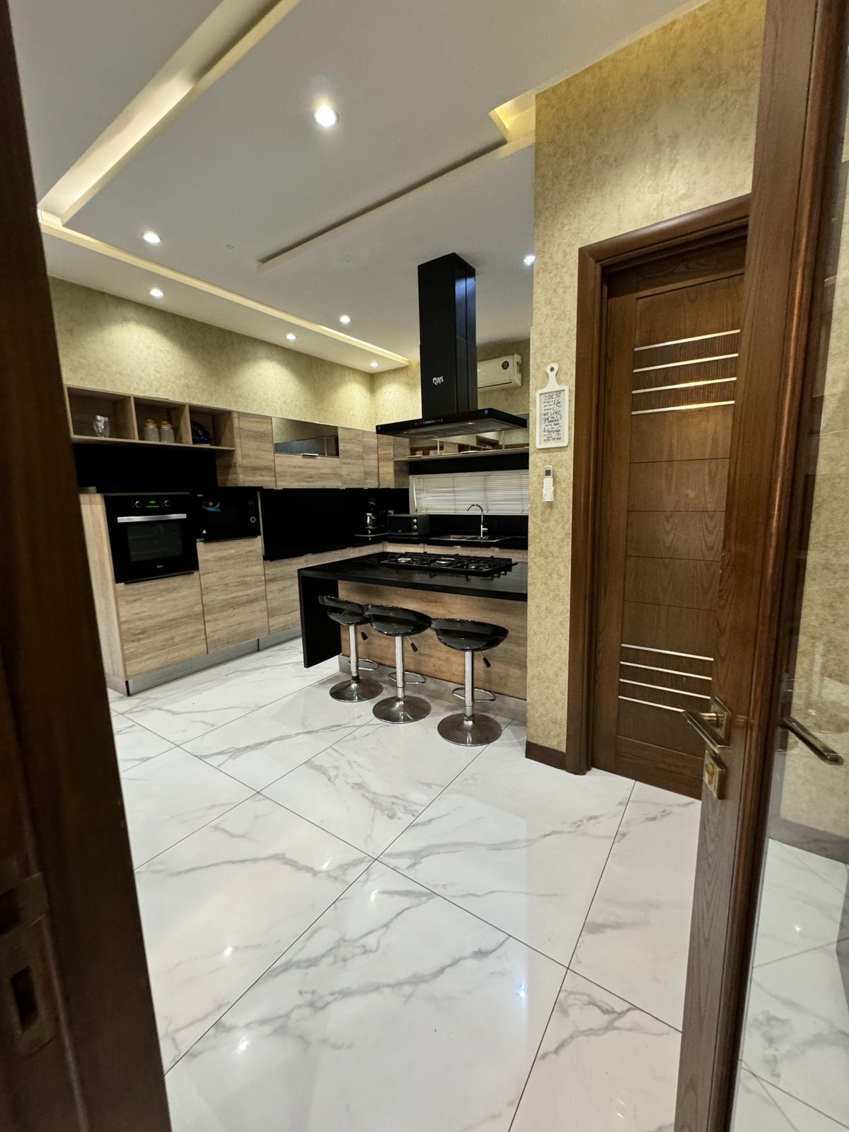 1 KANAL FULLY FURNISHED ULTRA MODERN LUXURY BUNGALOW AVAILABLE FOR SALE OF DHA PHASE 6 M Block