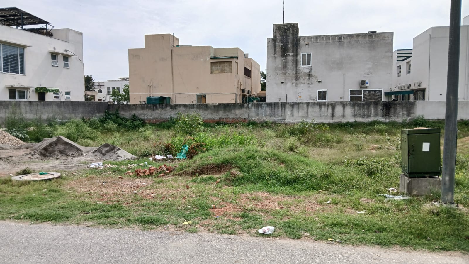 Unique Opportunity ,1 Kanal Plot for sale Situated DHA Phase 7  Plot # U 1792